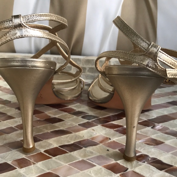 Gold metallic strapped sandal - Picture 6 of 6